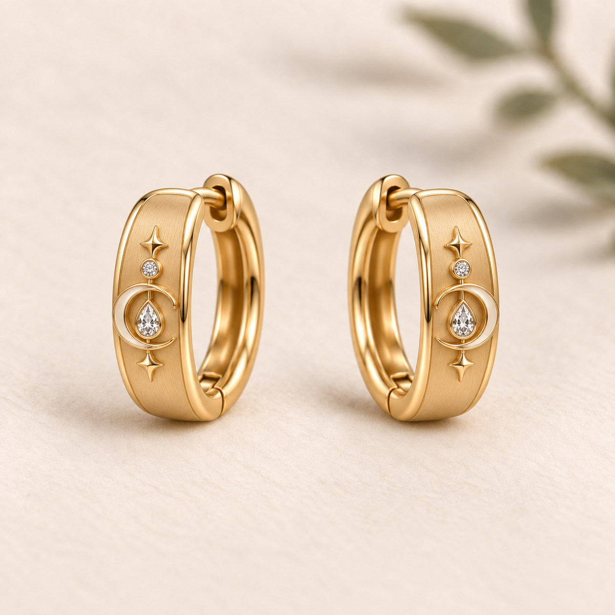 CURVEMIX Isla Mini Huggie Earrings