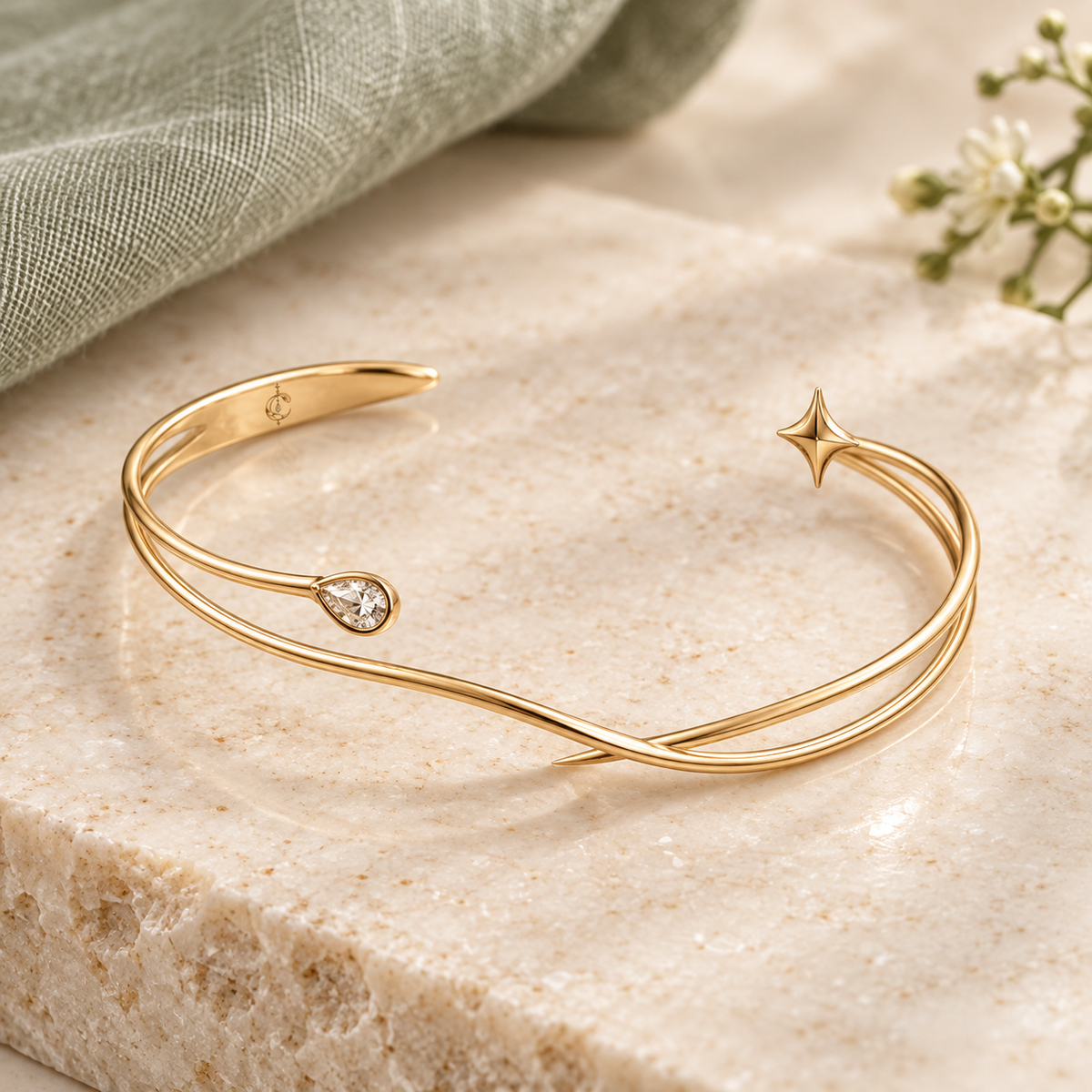 CURVEMIX Aurelia Sculpted Bangle